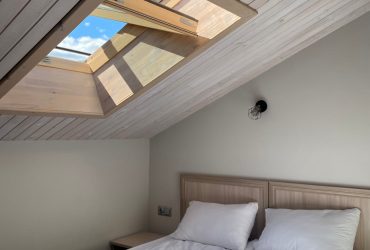 rolety na okna dachowe zalety